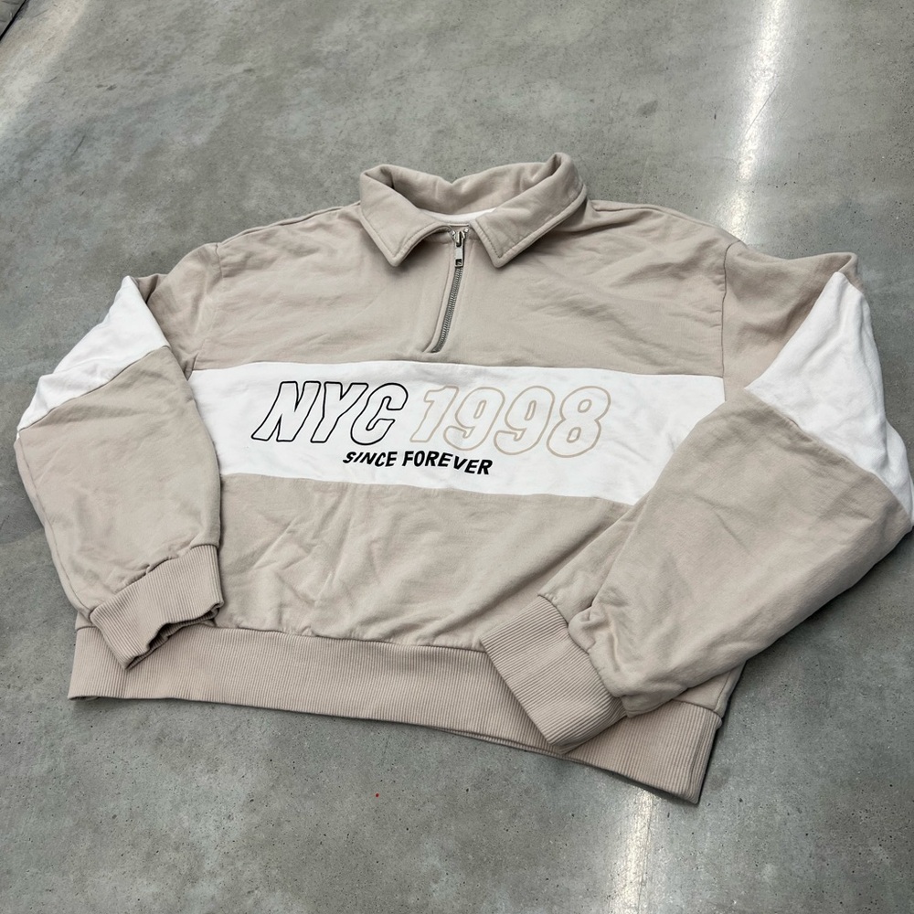 💥$11 SALE - H&M Divided NYC 1998 Quarter Zip Sweatshirt | Beige & White Pullover